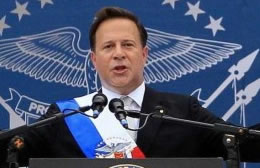 President Varela First Panamanian To Hold FIFA World Cup Trophy